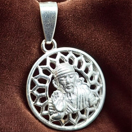 Round Sai Baba Silver Pendant – Aura of Blessings & Devotion
