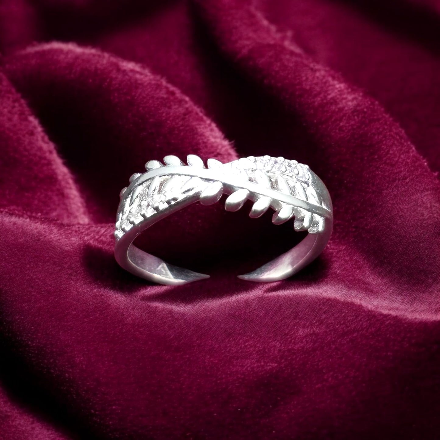 Leaf Twist  Ladies Ring