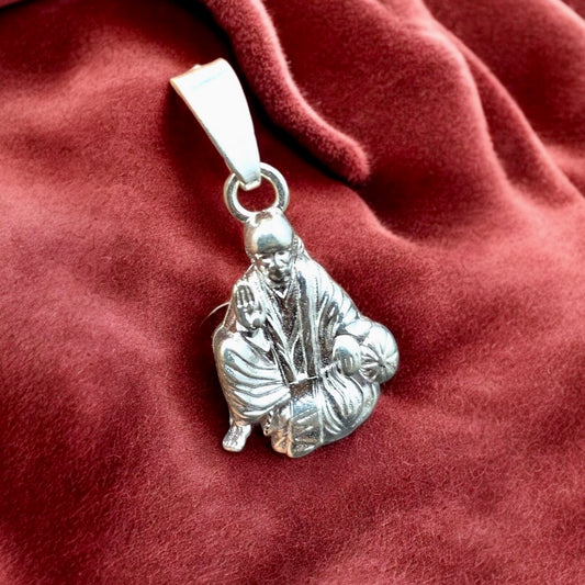 Seated Sai Baba Silver Pendant – Symbol of Peace & Devotion