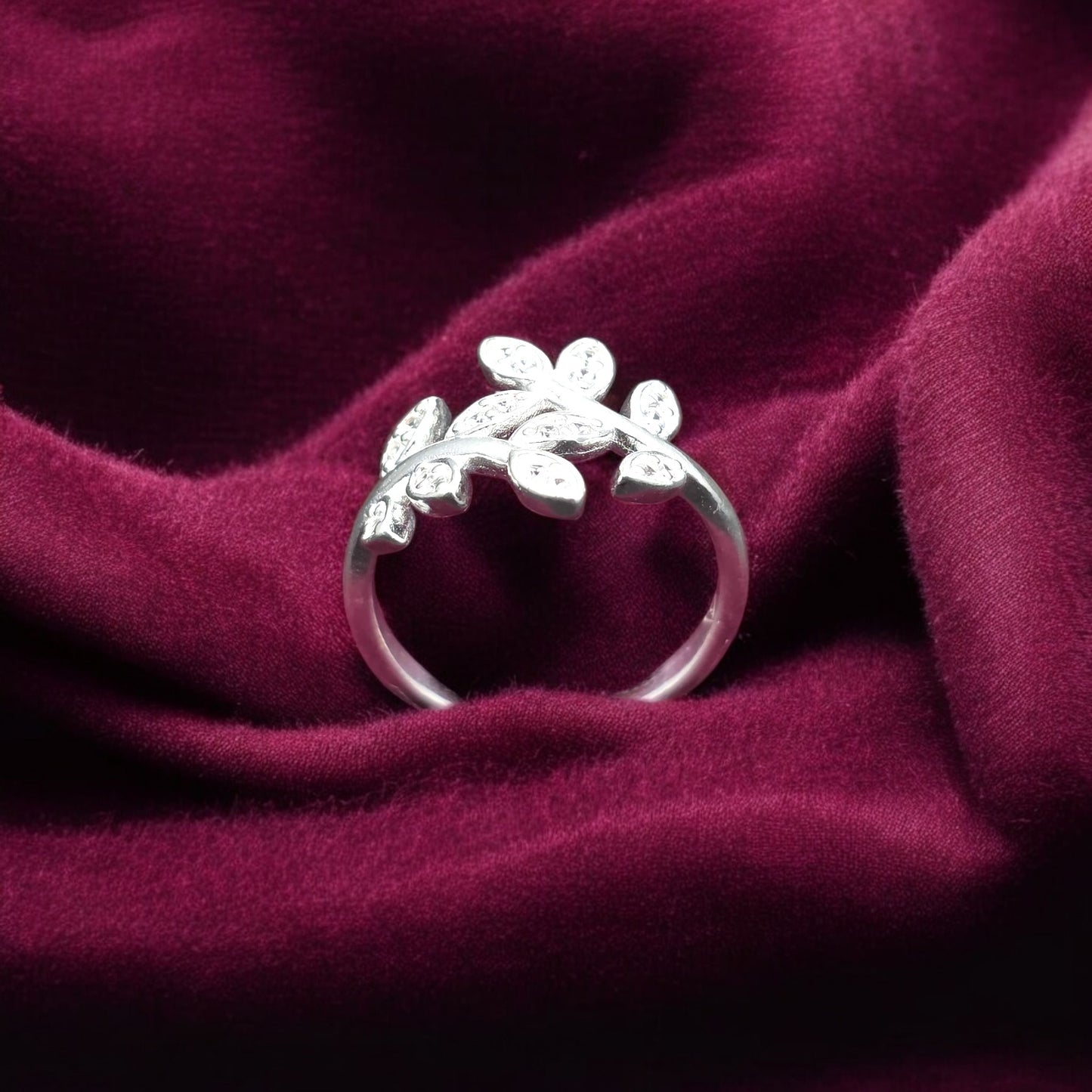 Twin Vine Leaf Ladies Ring