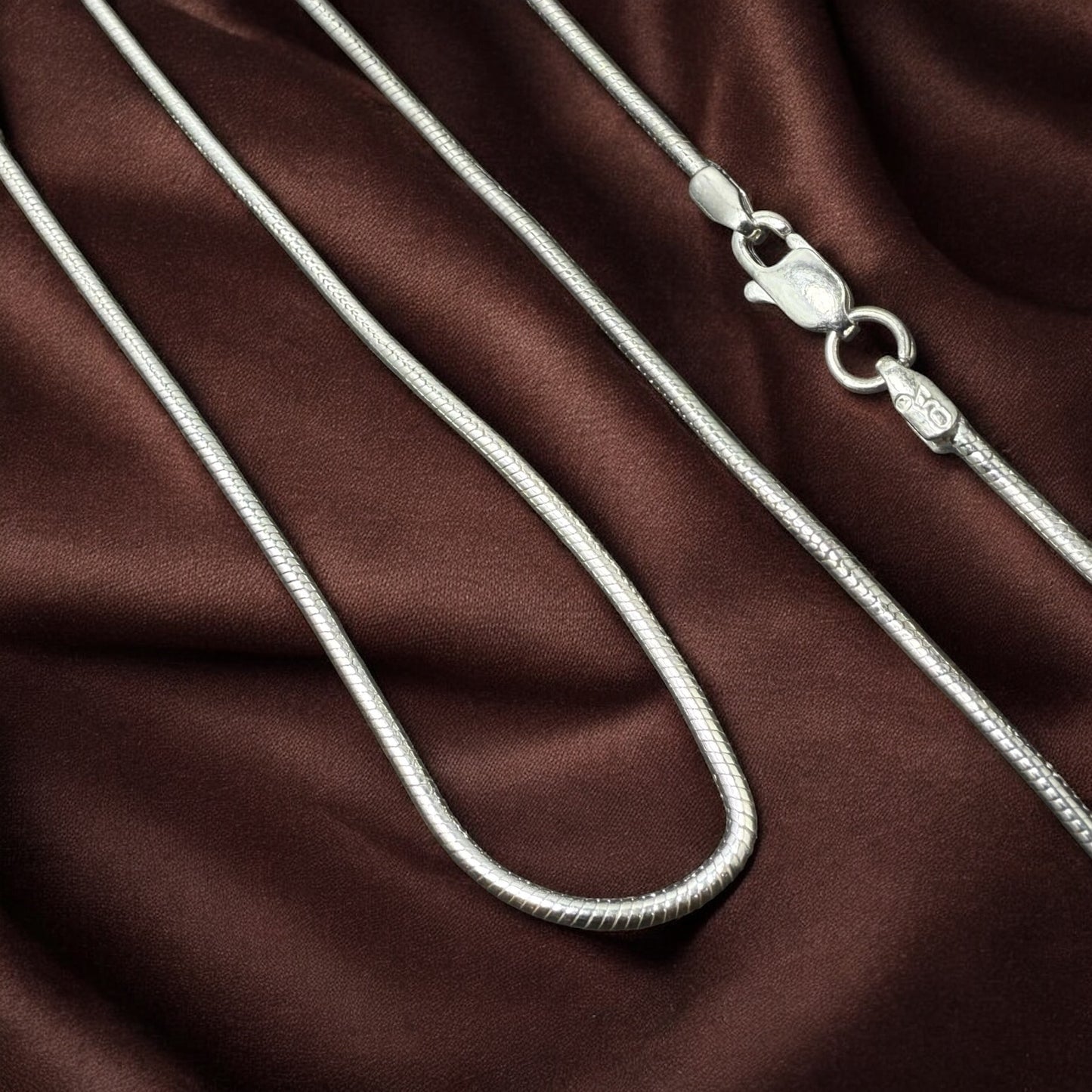 Sleek Silver Snake Chain for Men 20 Inches