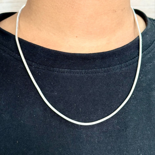 Sleek Silver Snake Chain for Men  20 Inches