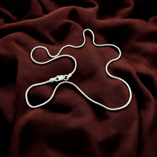 Sleek Silver Snake Chain for Men  20 Inches