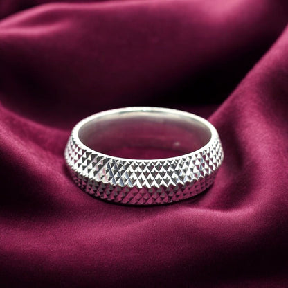 Pyramid Cut Dome Band for Ladies
