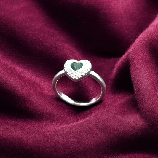Emerald Heart Ladies Ring