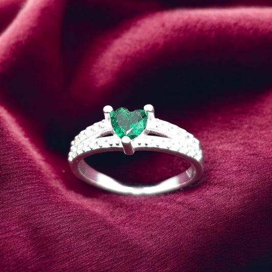Emerald Heart Crown Ladies Ring