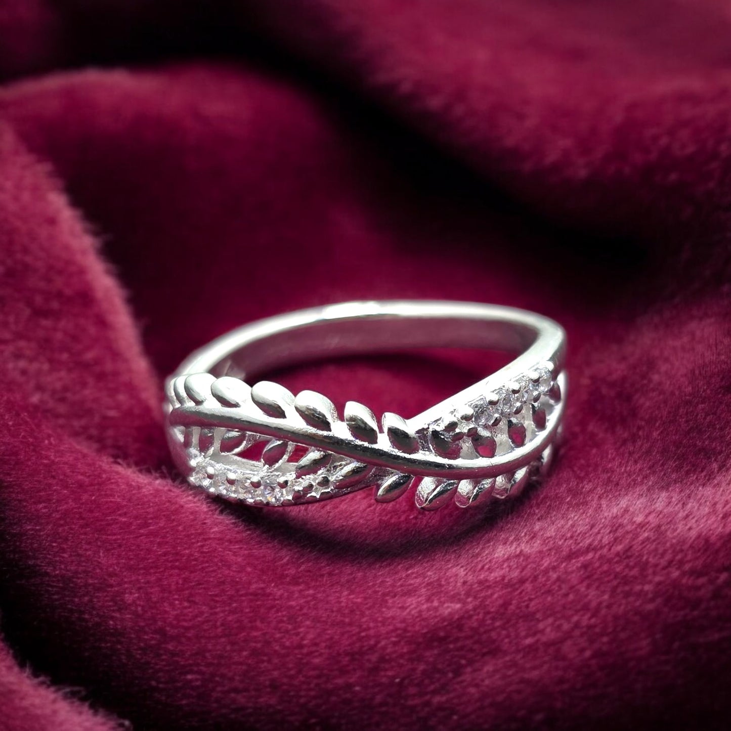 Leaf Twist  Ladies Ring