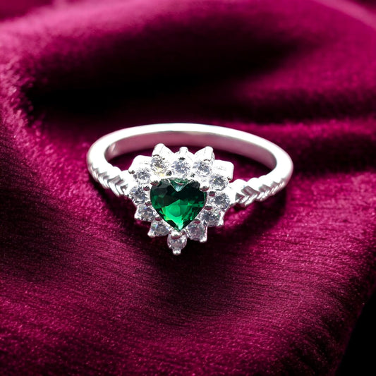 Minimal Green Heart Ladies Ring
