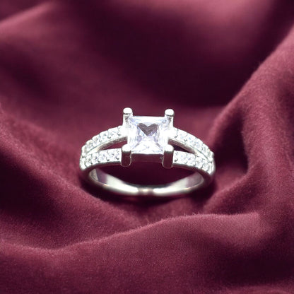 Radiant Princess Solitaire Ladies Ring