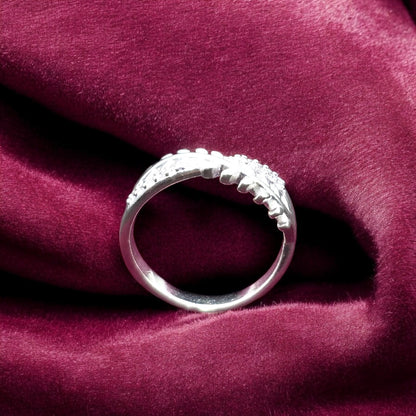Leaf Twist  Ladies Ring